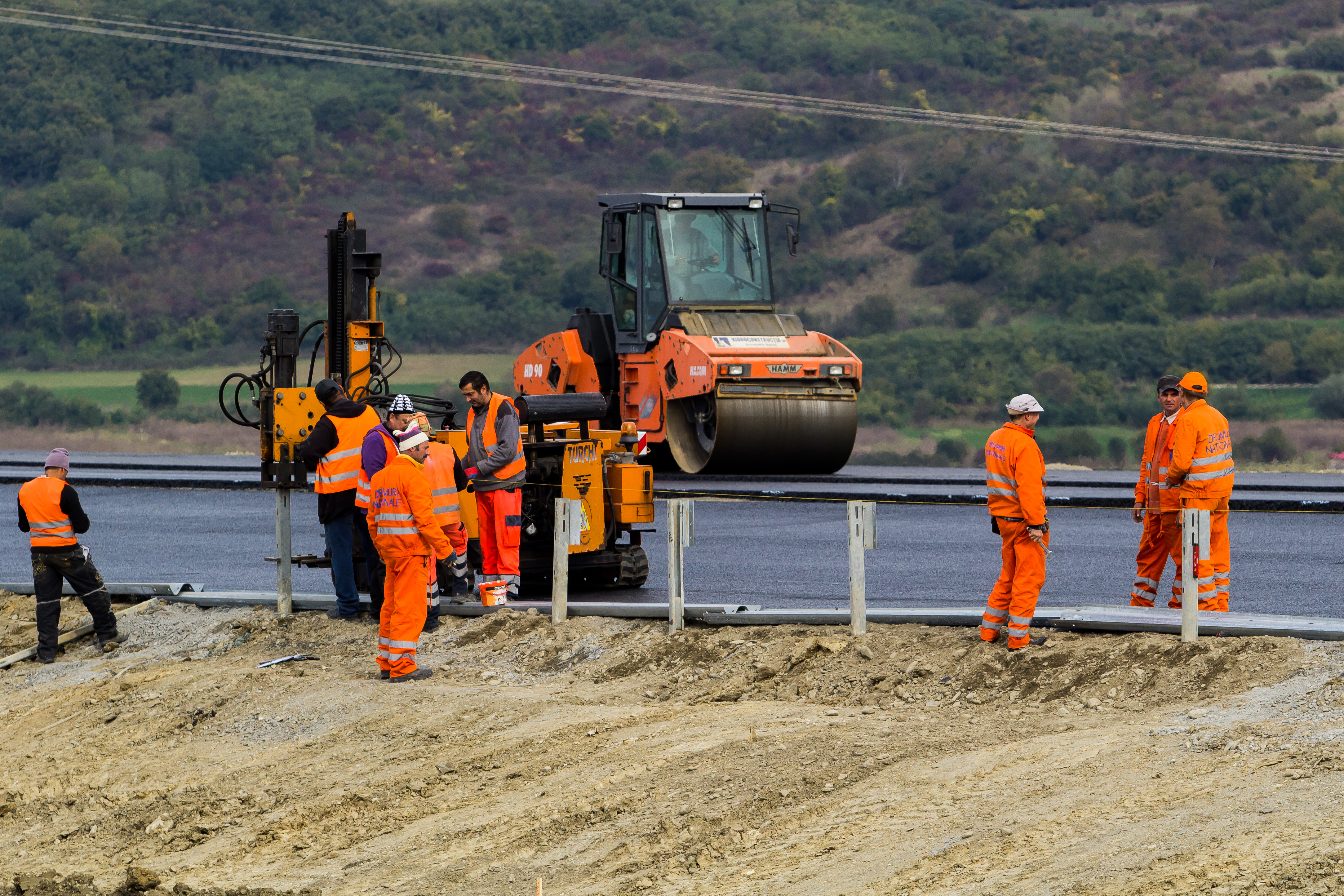 Lucrările pe autostrada Sibiu - Făgăraș au trecut de jumătate pe anumite tronsoane. Când se va finaliza noua legătură rutieră