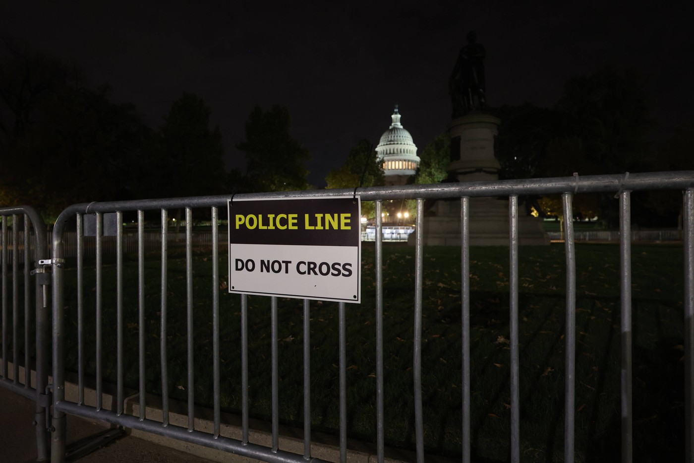 ALEGERI SUA 2024. Un bărbat cu o torță și un pistol de semnalizare, arestat la Capitoliu. Un alt incident a avut loc în New York