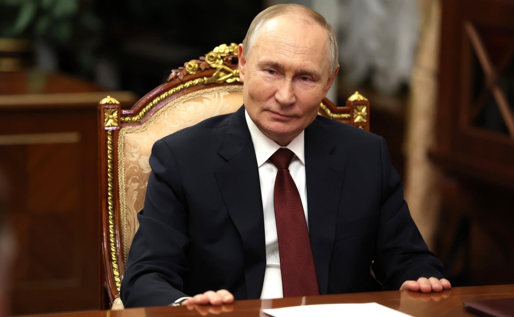Franţa ezită să spună dacă l-ar aresta pe Putin în baza mandatului CPI