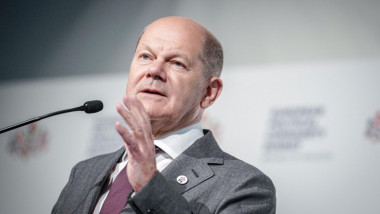 olaf scholz sustine un discurs