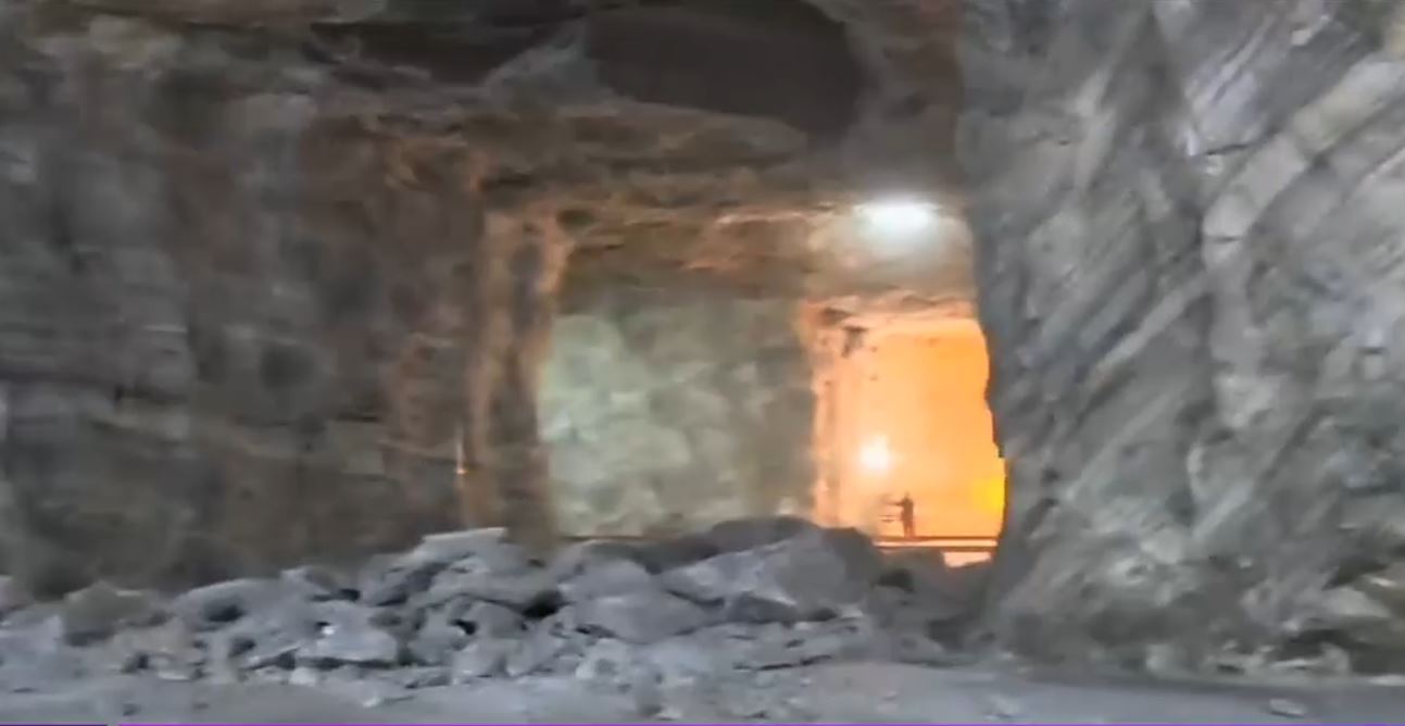 Salina Târgu Ocna, închisă la 4 zile după ce bolovani de sare au căzut din tavan, iar înăuntru erau turiști. Conducerea a fost demisă
