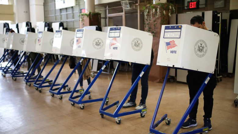 New Yorkers vote in US 2024 presidential elections in USA - 5 Nov 2024