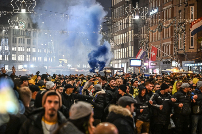 Pro-Israel Maccabi fans stage demonstration in Amsterdam, at least ten arrests