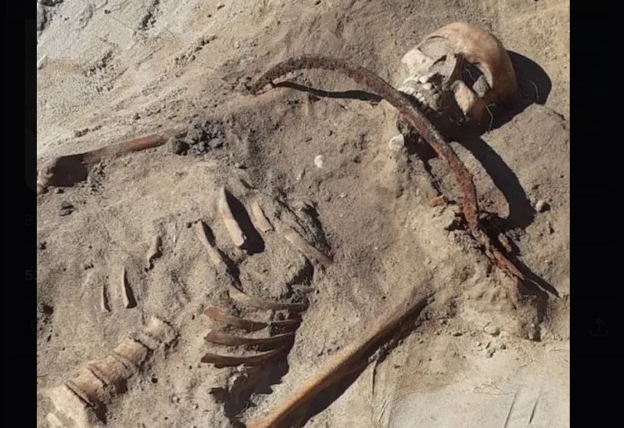 Cum arăta Zosia, „vampirul” din Polonia îngropat cu seceră de fier la gât. „Au făcut tot pentru a o împiedica să se întoarcă din morţi”