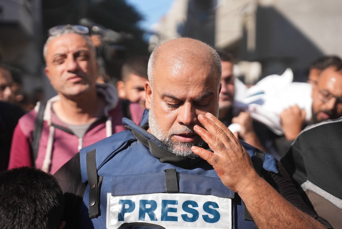 „Nu mi-am putut plânge copiii”. Povestea jurnalistului palestinian care a ales să rămână pe front după o pierdere devastatoare