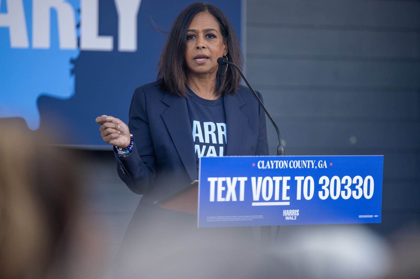 Cine este Maya Harris, sora mai mică a Kamalei. Presa americană le compară pe cele două cu frații Kennedy