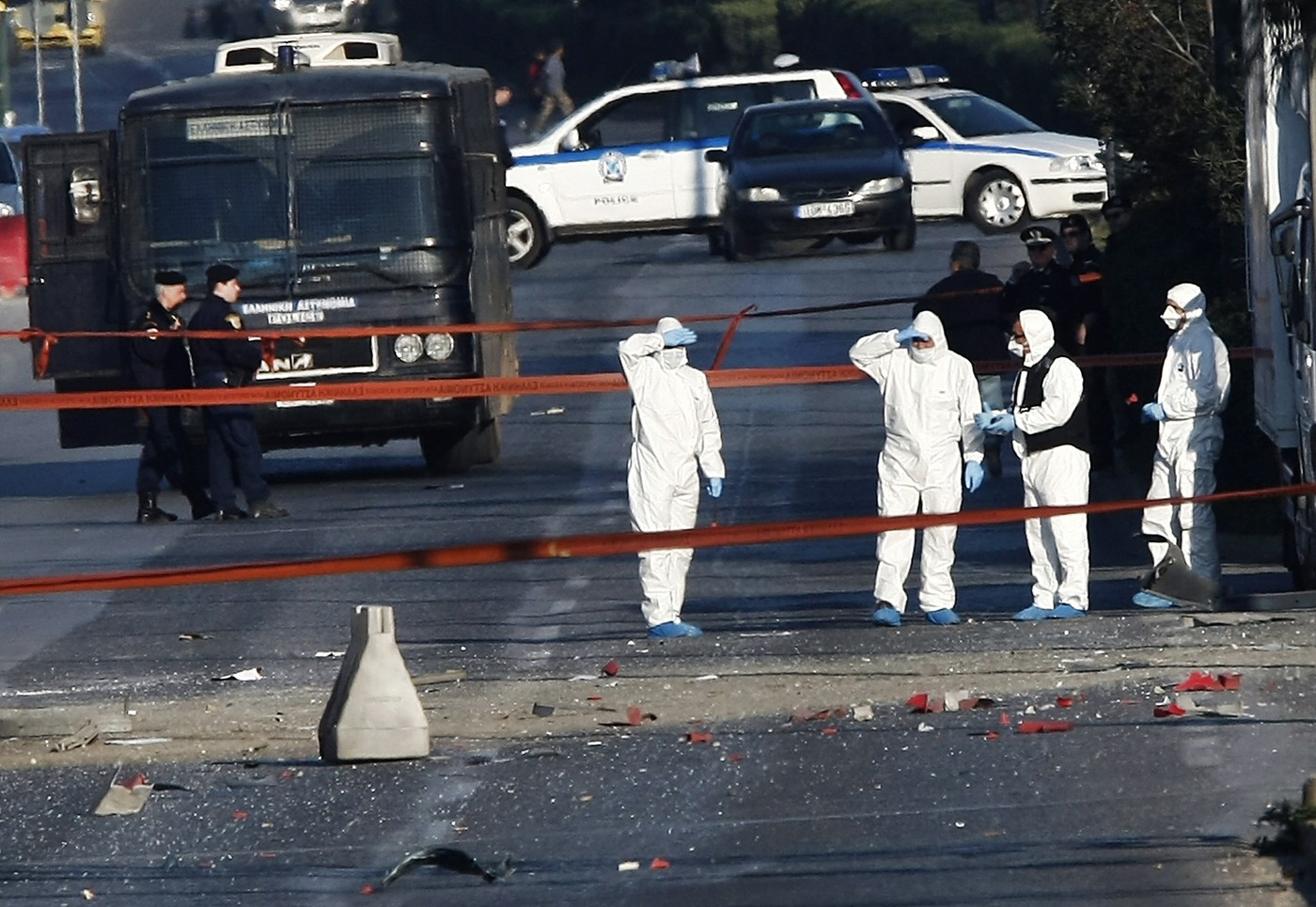 Bărbat arestat după o explozie mortală, la Atena. Avertismentul polițiștilor din Grecia „o nouă generație de teroriști”
