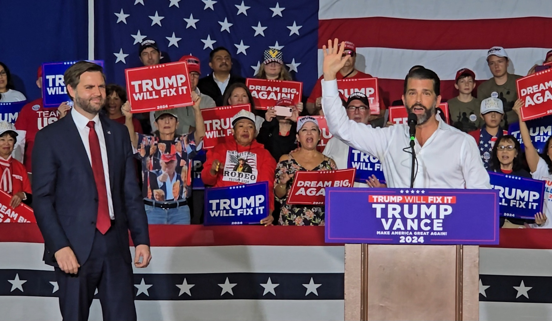 Donald Trump Jr. a făcut avere din politică. Din ce proiect online a scos milioane de dolari
