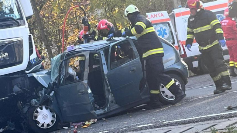 Circulația este blocată pe ambele sensuri.