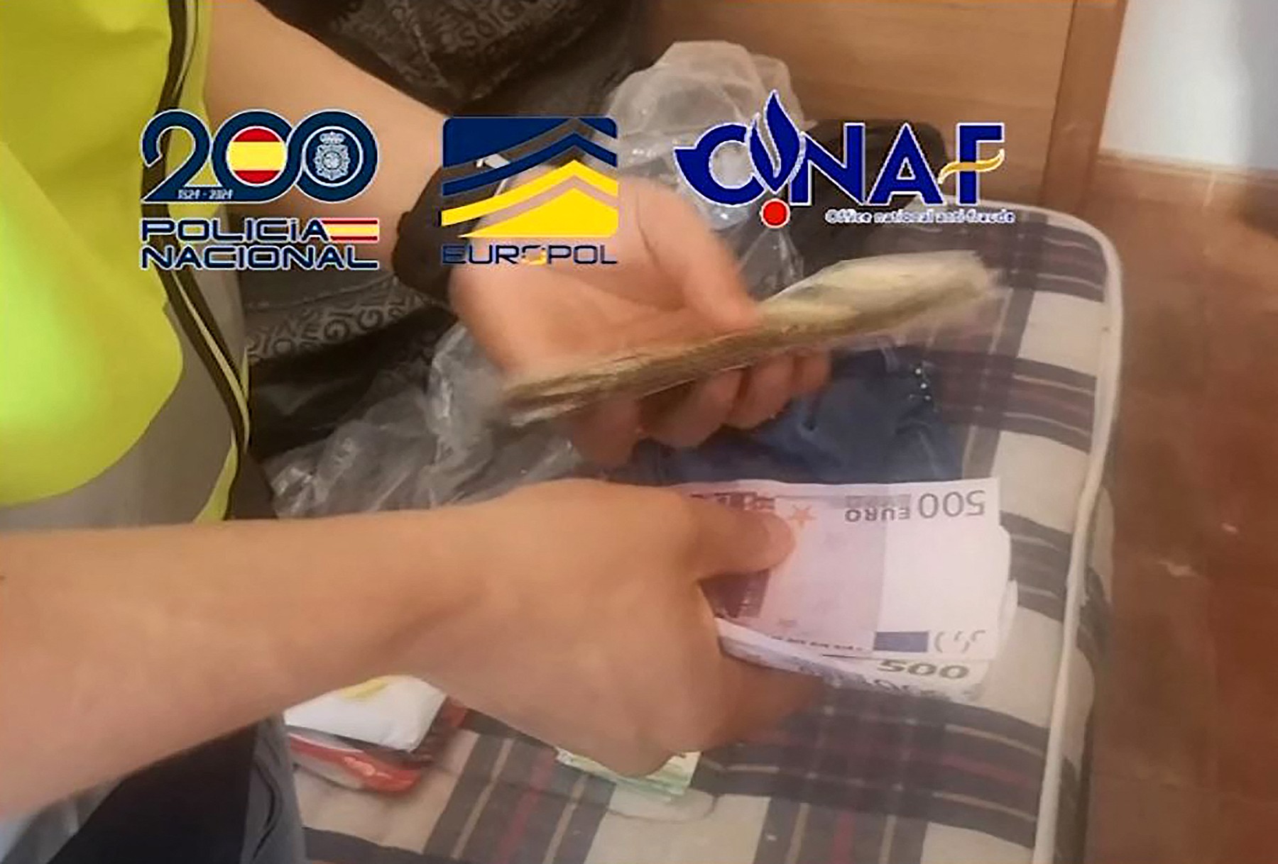 Avea 20 de milioane de euro ascunși în pereți. Fostul șef al poliției antifraudă din Madrid a fost reținut pentru corupție