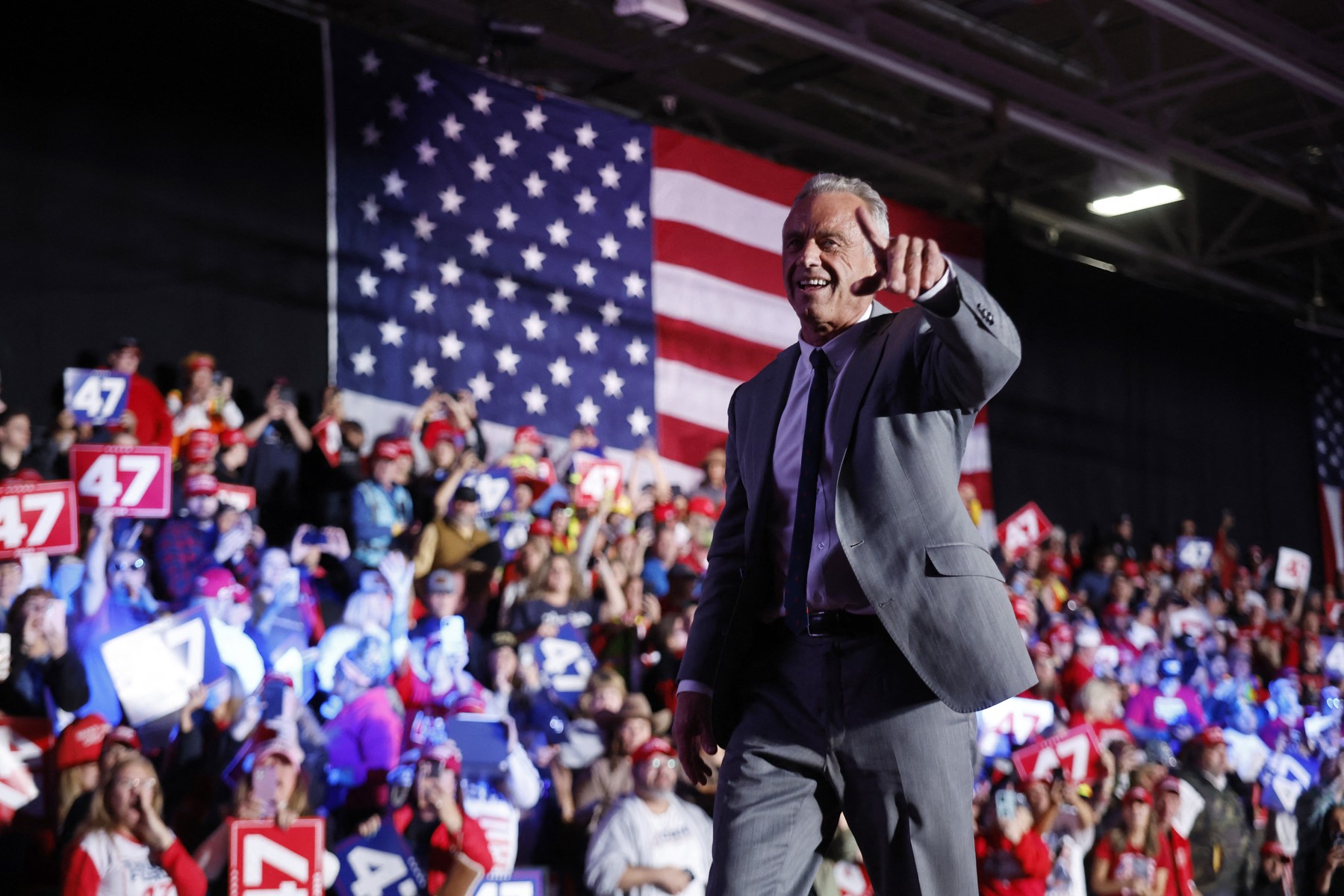 Trump l-a nominalizat pe fostul candidat prezidențial și activist antivaccin Robert F. Kennedy Jr. la Departamentul de Sănătate