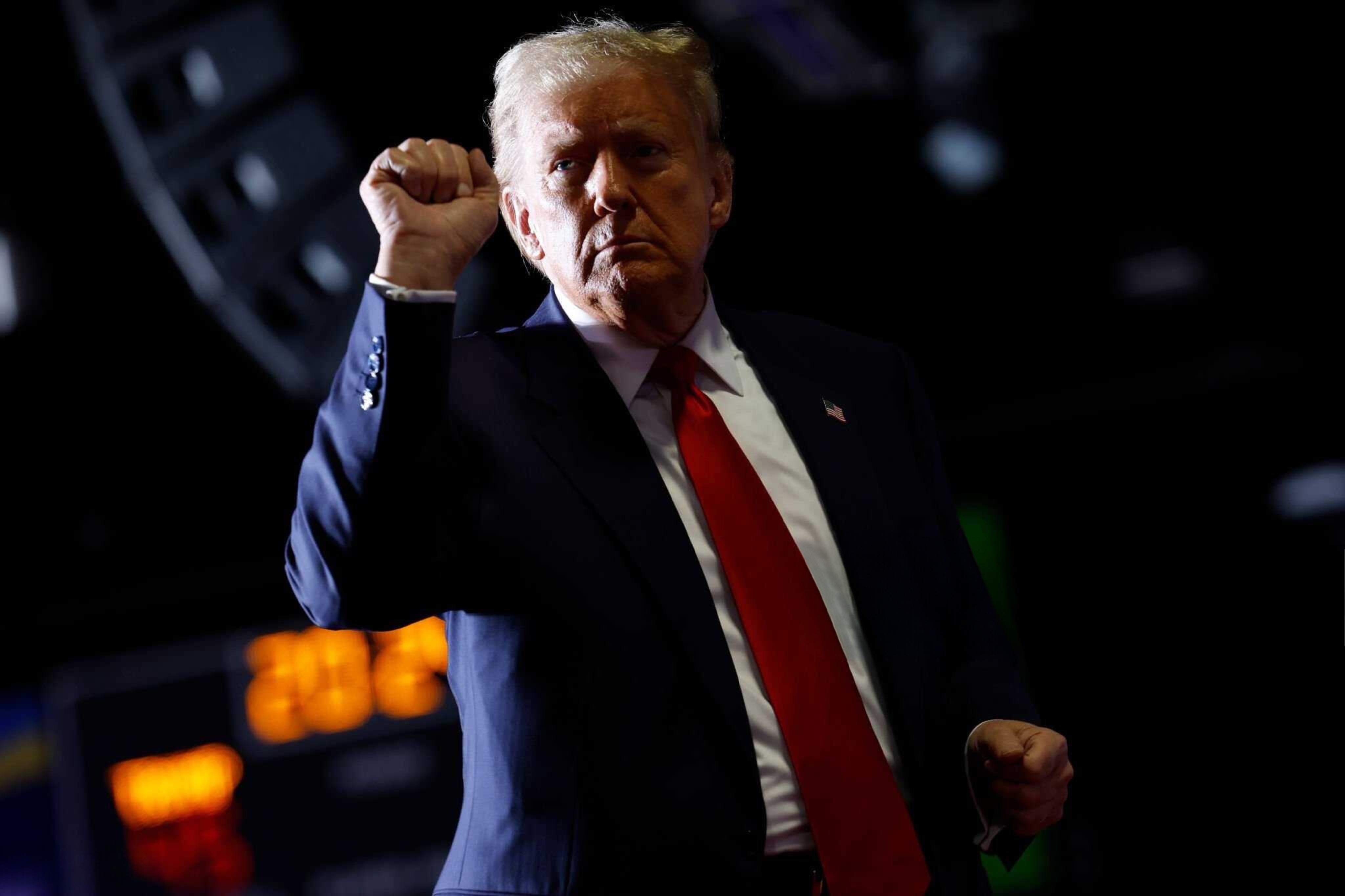 Trump promite „o armată puternică” și sfârșitul războaielor: „Trebuie să regăsim o ţară mare”