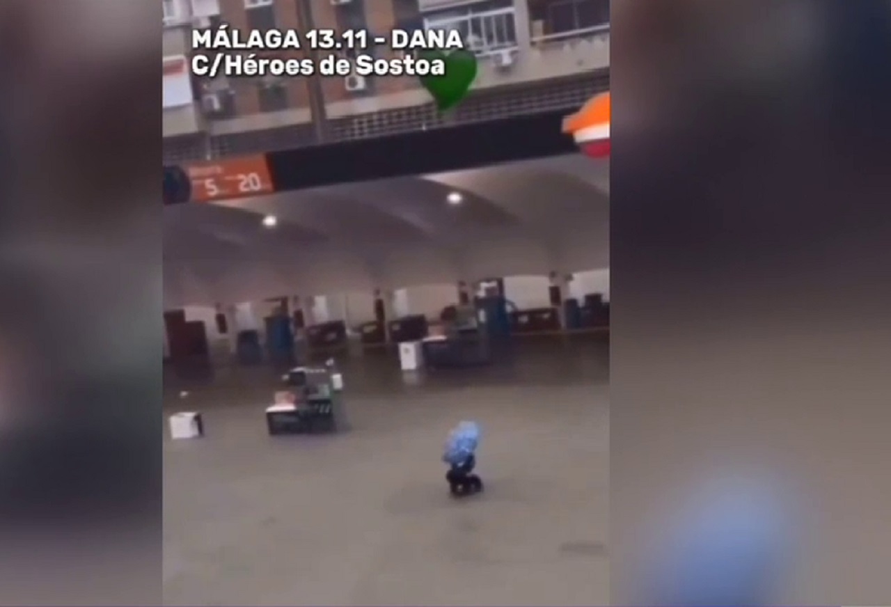 Un imigrant sosit cu barca, erou în Malaga. Imaginile în care salva o bătrână din mijlocul apelor au devenit virale