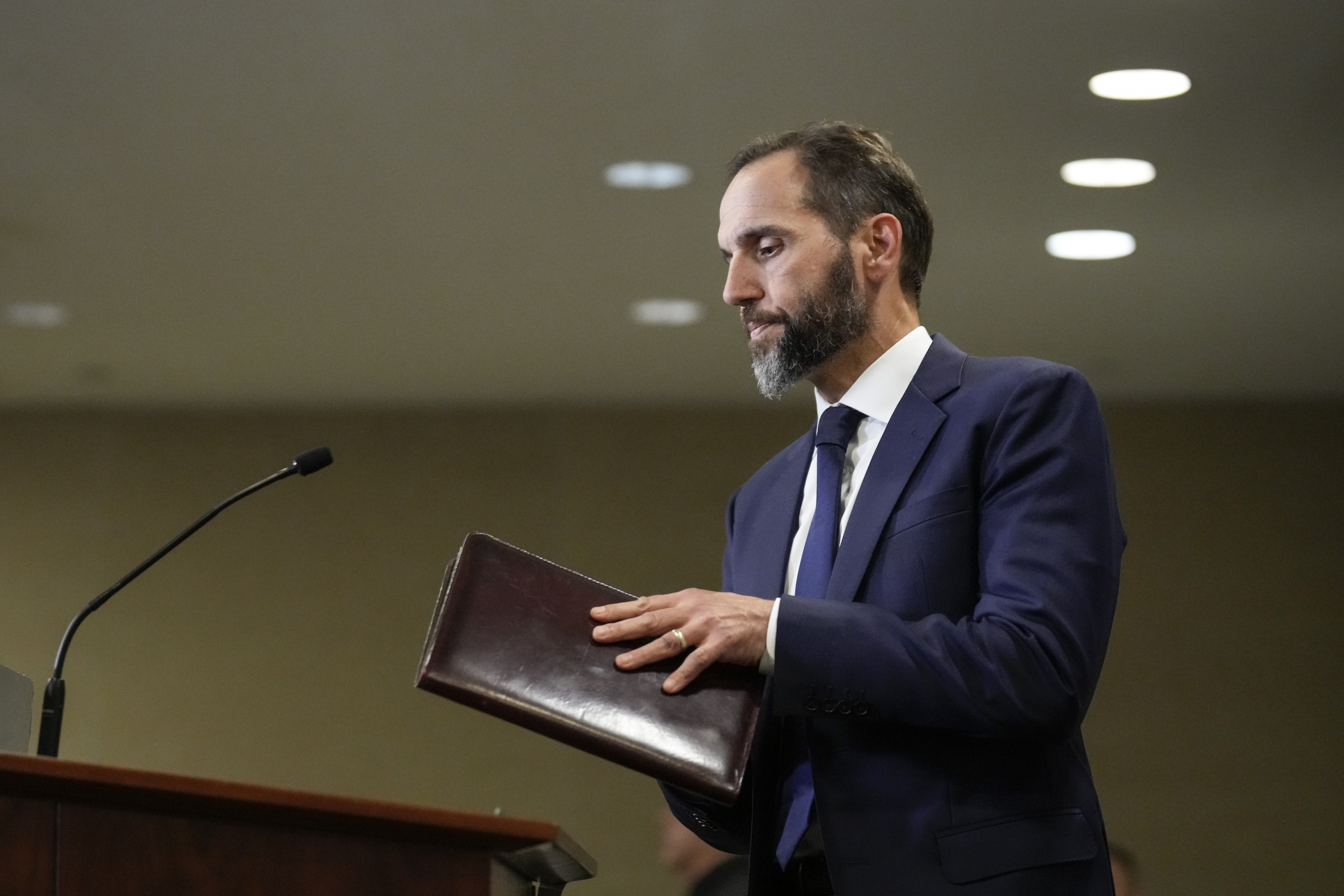Procurorul Jack Smith suspendă procedura penală împotriva lui Donald Trump privind documentele secrete găsite la Mar-a-Lago