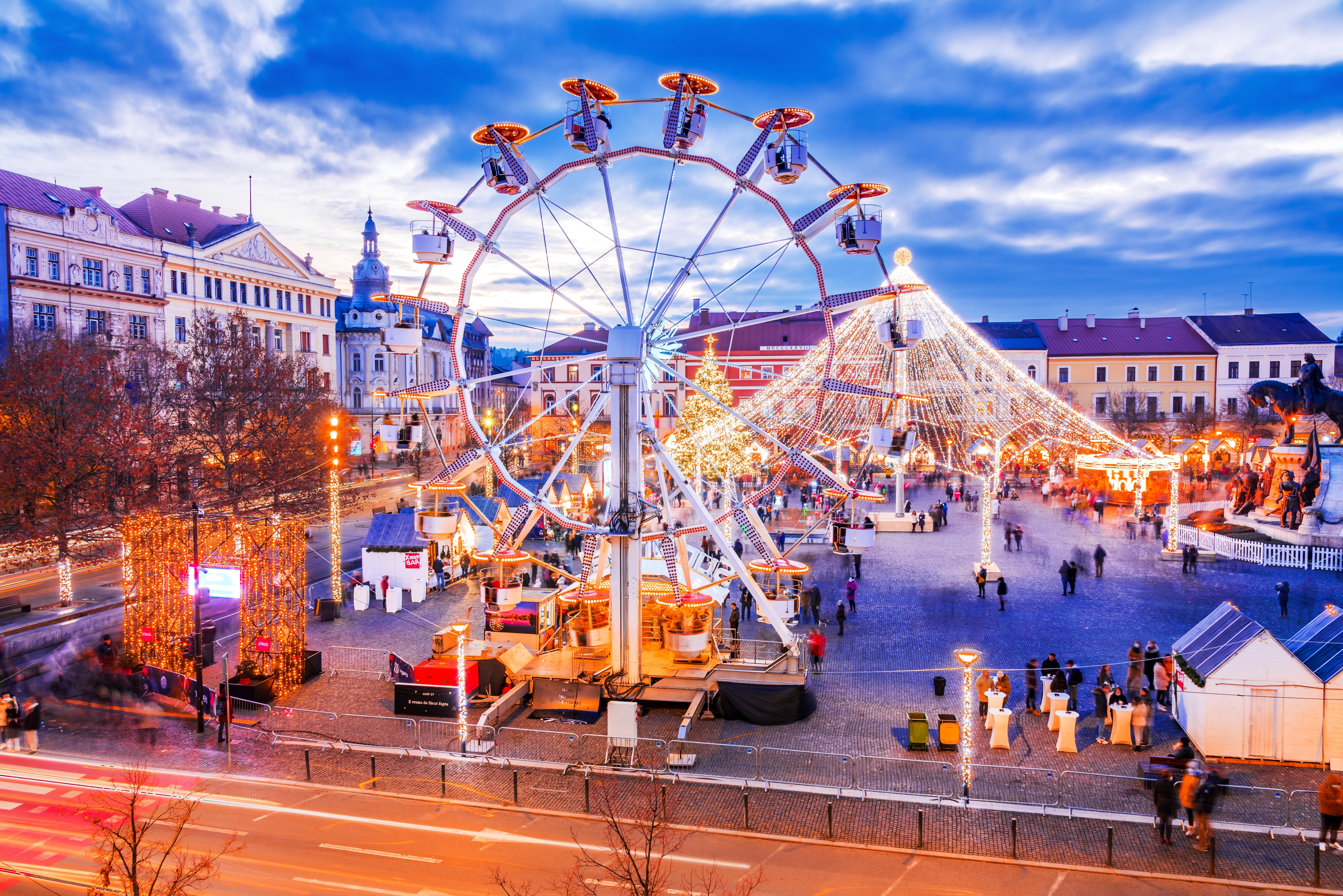 Târgul de Crăciun Cluj-Napoca 2023 spectacol drone preparate tradiționale | sursa foto: Digi24