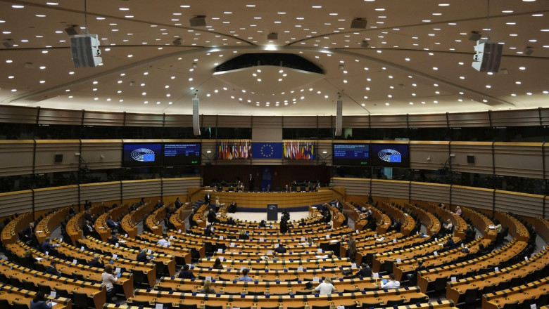 Brussels, Belgium. 16th Apr, 2020. General view of hemicycle during a one day plenary session of European Parliament . Credit: ALEXANDROS MICHAILIDIS/Alamy Live News