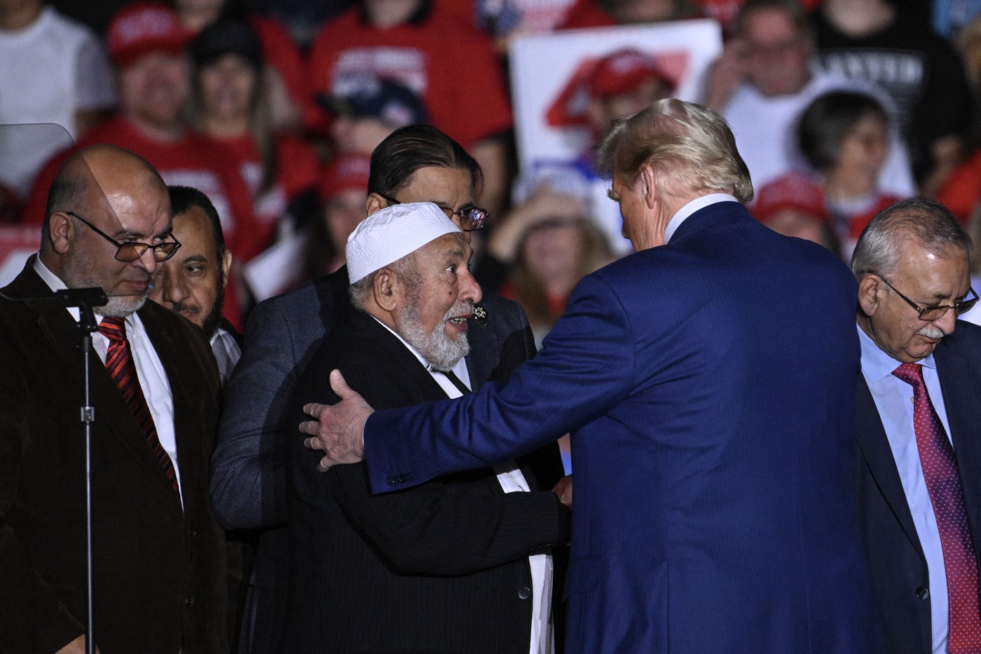 Musulmanii care l-au votat pe Trump sunt supărați după alegerile sale pro-israeliene pentru viitorul cabinet