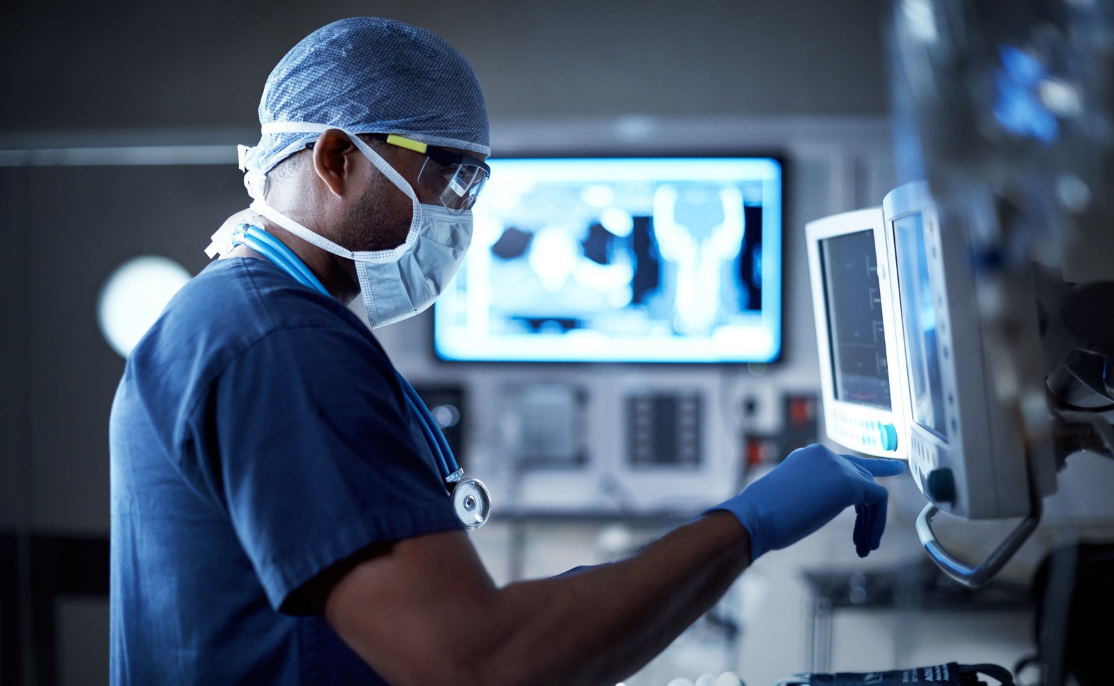 Telemedicina cu scandal. Sase aparate de radiologie de ultima generatie zac nefolosite in spitalele din Bihor. Explicatia halucinanta