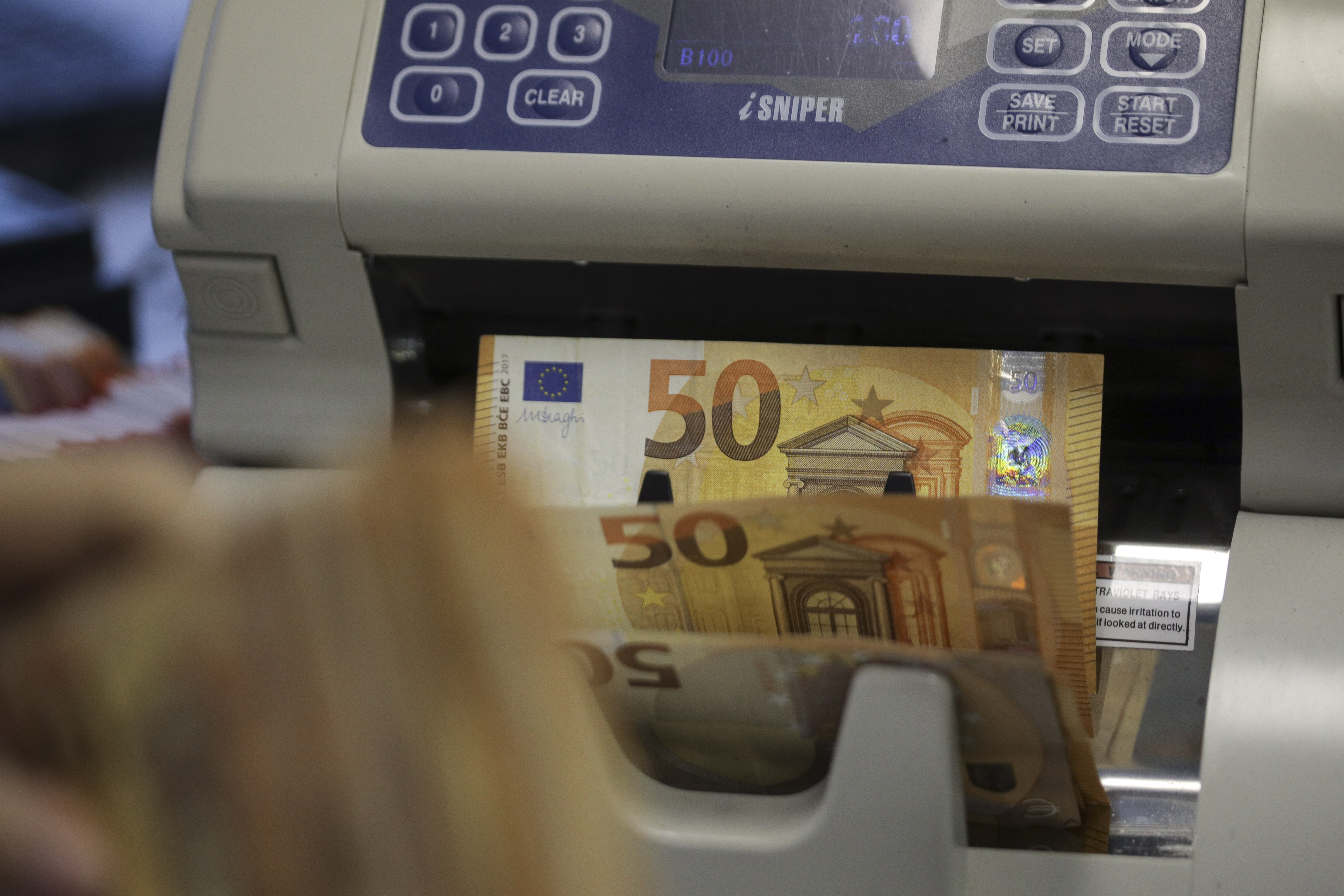 Guvernul a respins toate ofertele băncilor, considerate neacceptabile, la licitația de obligațiuni pentru finanțarea deficitului