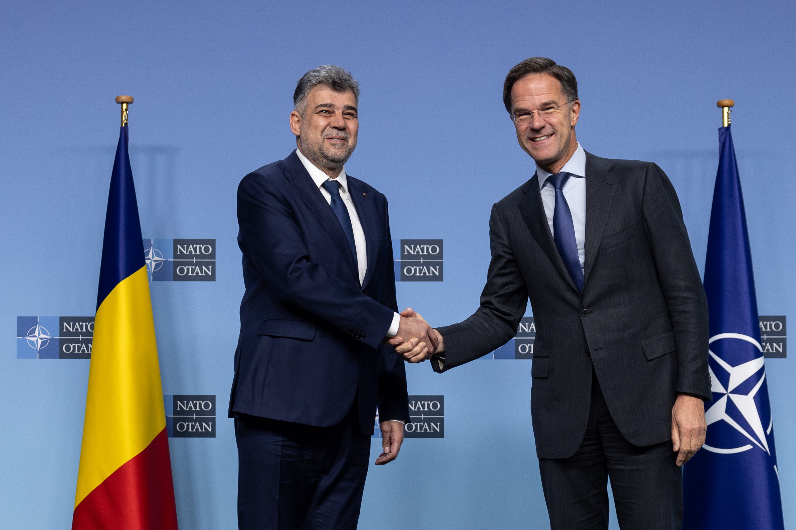 Marcel Ciolacu s-a întâlnit cu Mark Rutte la Bruxelles. Ce solicitare i-a făcut premierul român șefului NATO