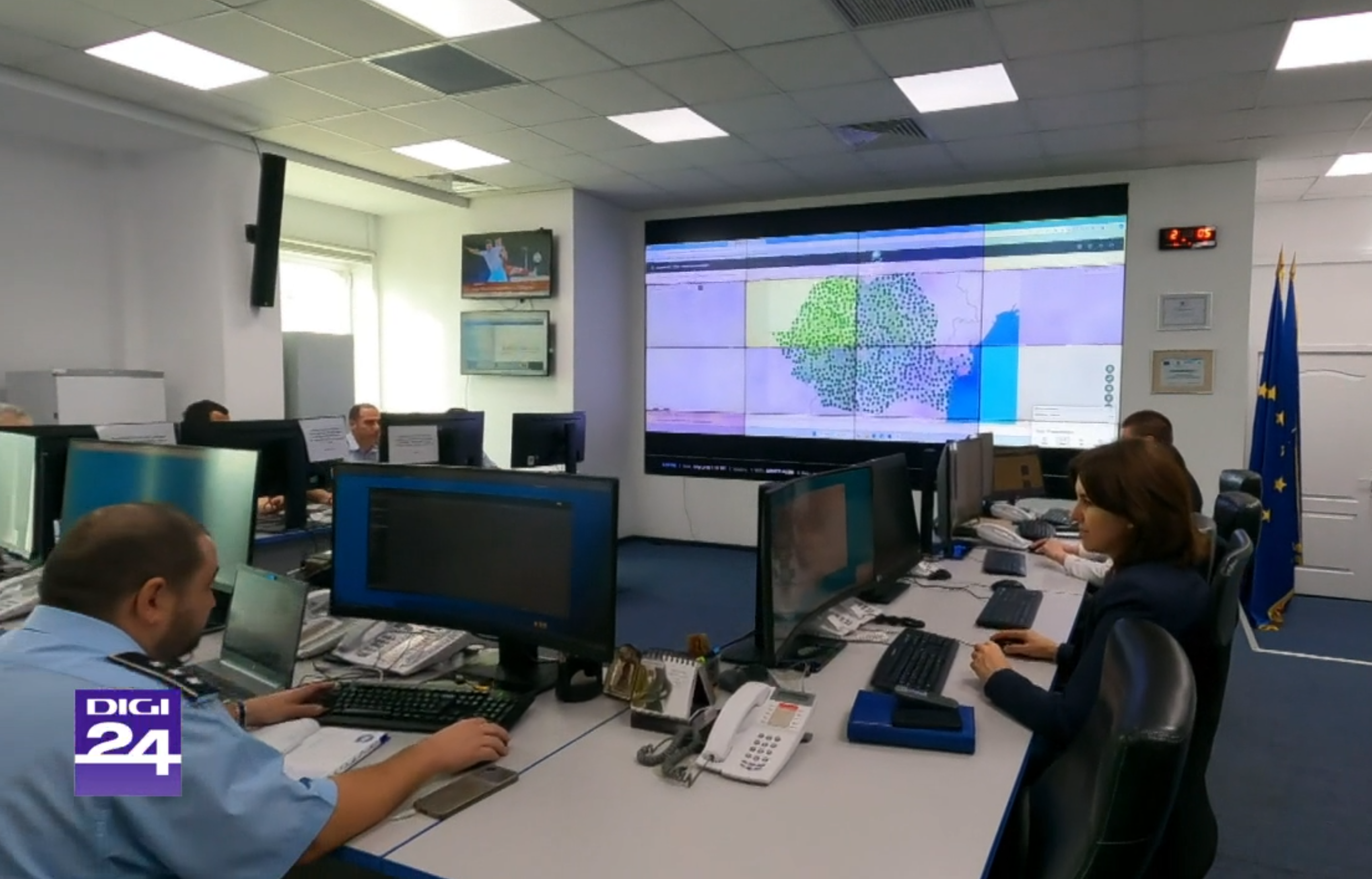 Filmare în centrul de monitorizare a alegerilor. Poliția scoate un număr record de oameni în stradă pentru cele trei scrutinuri