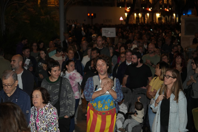 Twenty organizations demonstrate in Valencia to demand Mazón's resignation