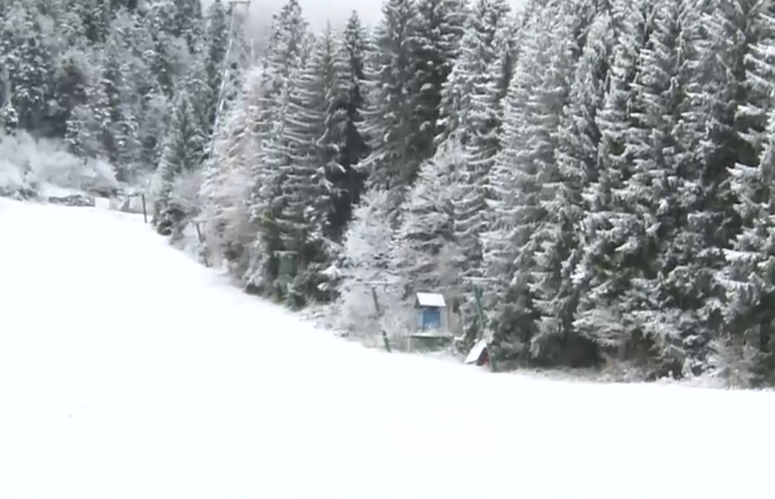 Prima zăpadă din acest sezon. Avertismentul salvamontiștilor pentru turiștii care merg la munte