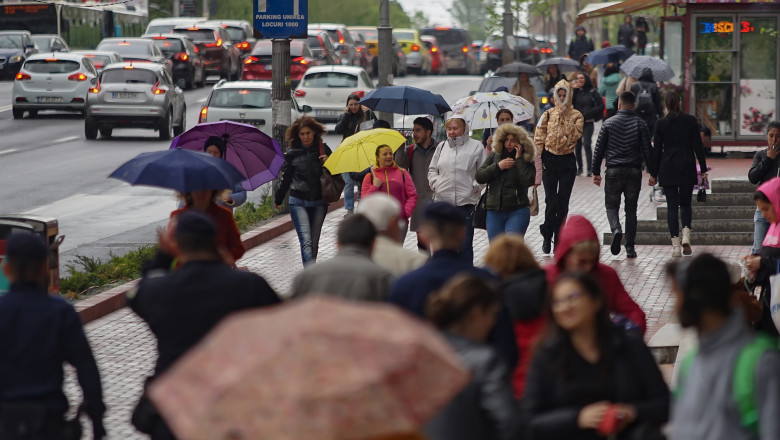 Ce se întâmplă cu vremea în Capitală și la cat vor ajunge temperaturile. La sfârșitul săptămânii va ninge în București, potrivit ANM. Foto Shutterstock