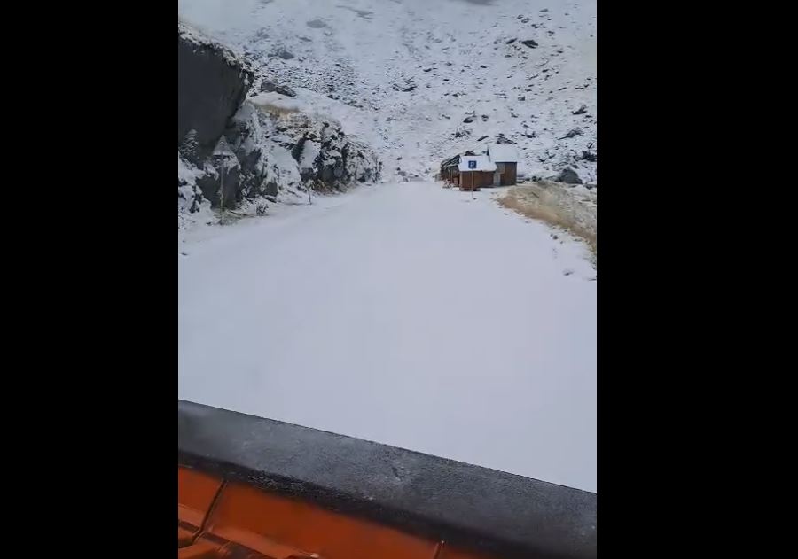 Transfăgărăşanul se închide începând de marţi. Accesul la cabanele de la Bâlea Lac se va face doar cu telecabina