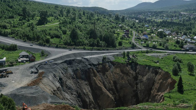 crater în Siberia