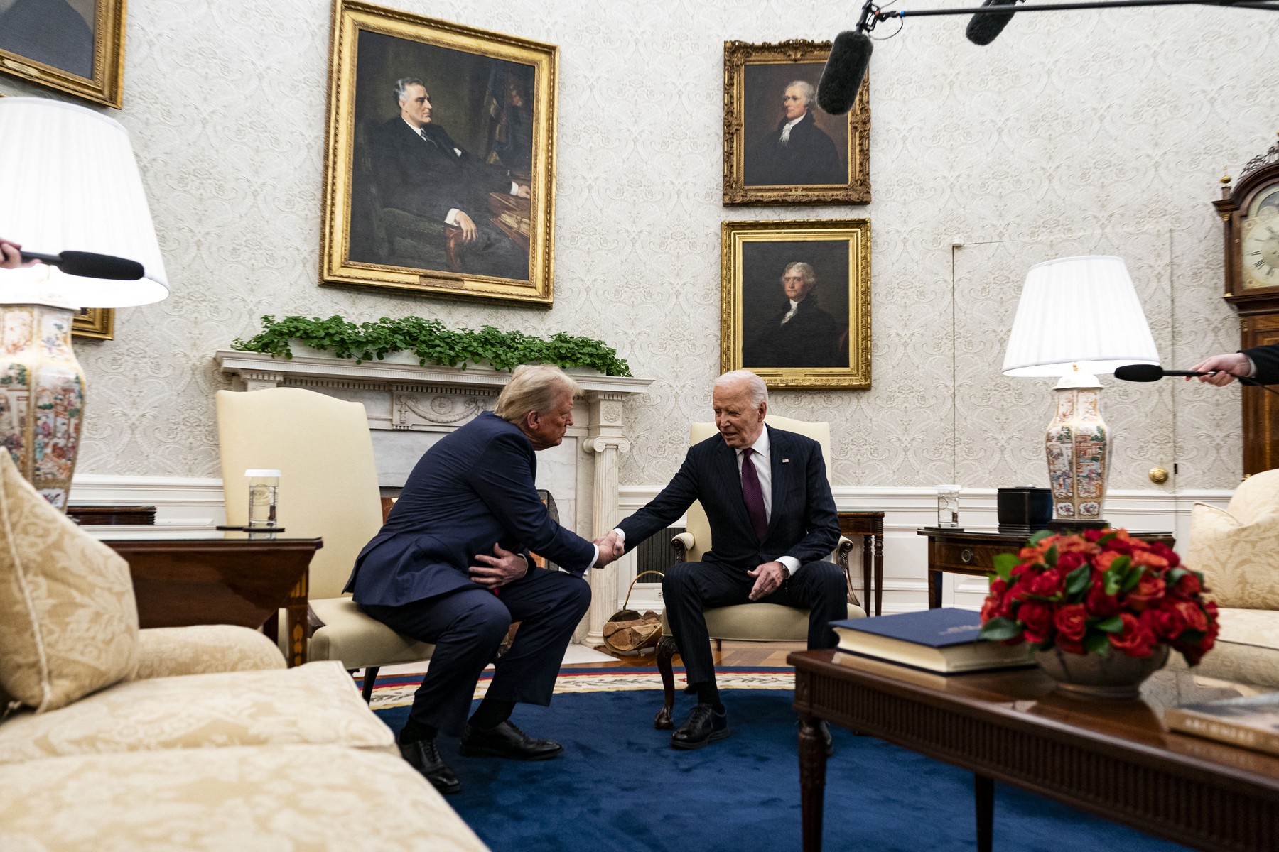 Joe Biden i-a cerut lui Trump să continue sprijinul militar pentru Ucraina. Răspunsul dat de președintele ales al SUA