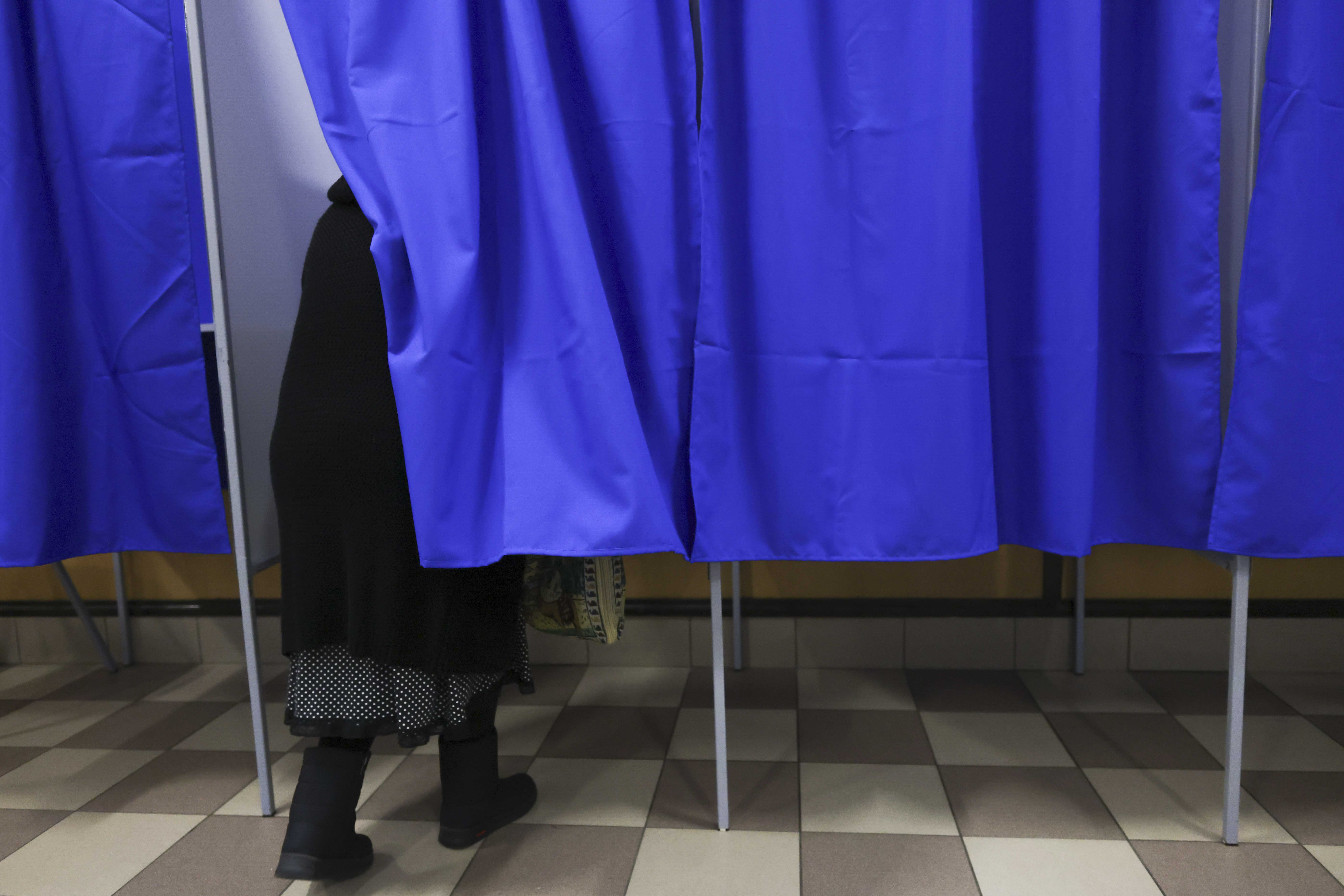 Zeci de sancțiuni date de polițiști în ziua votului. Ce incidente electorale au fost semnalate