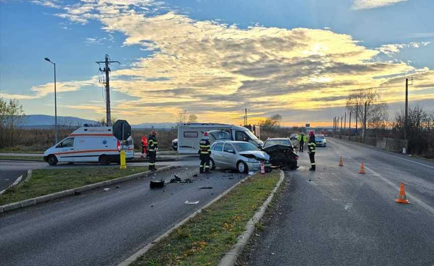 Accident grav la ieşirea de pe A1, la Orăştie. În zonă se circulă cu dificultate