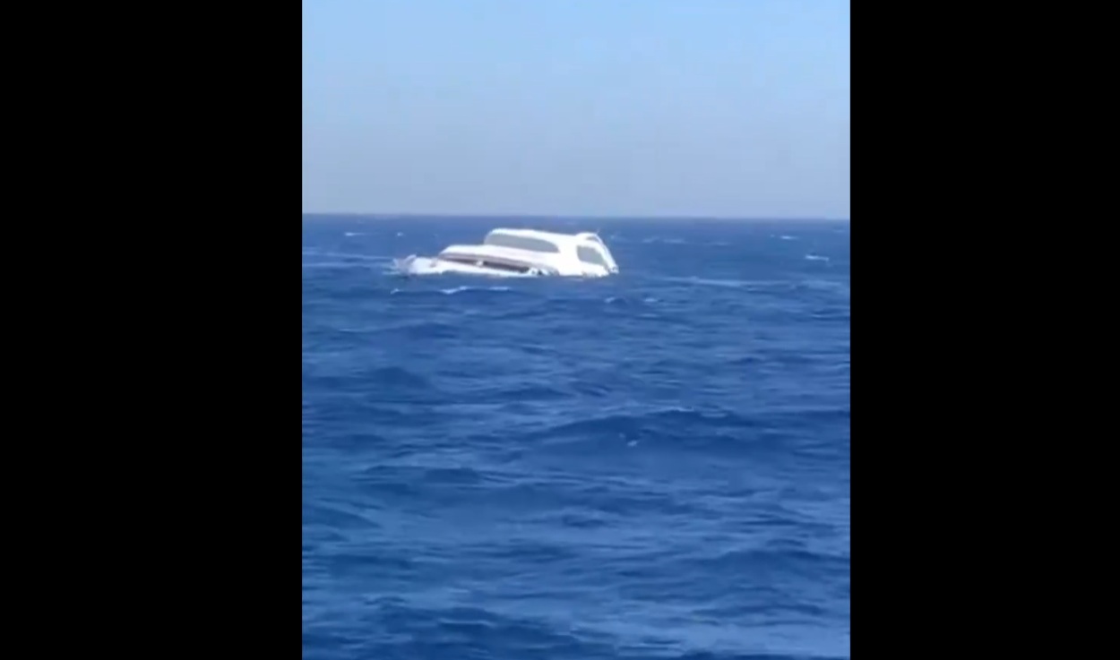 17 turiști sunt dați dispăruți după ce ambarcațiunea în care se aflau s-a scufundat în Marea Roșie