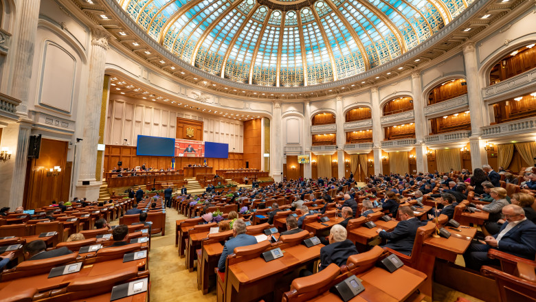 Alegeri parlamentare 2024 Ce votăm pe 1 decembrie și care este procedura prin care se decid membrii Parlamentului. Foto Shutterstock