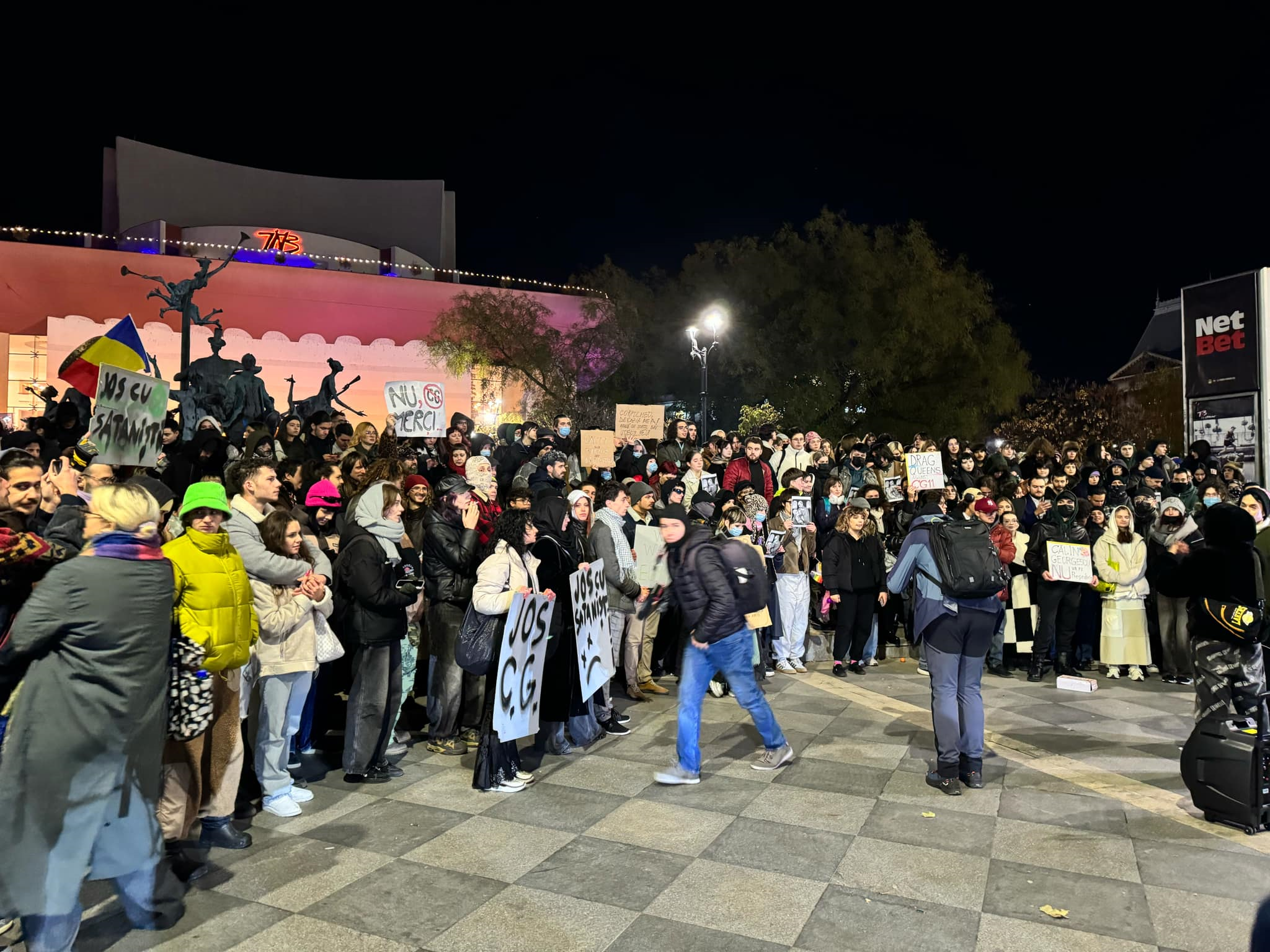 Călin Georgescu este contestat în Piața Universității: „Nu votați un dictator”
