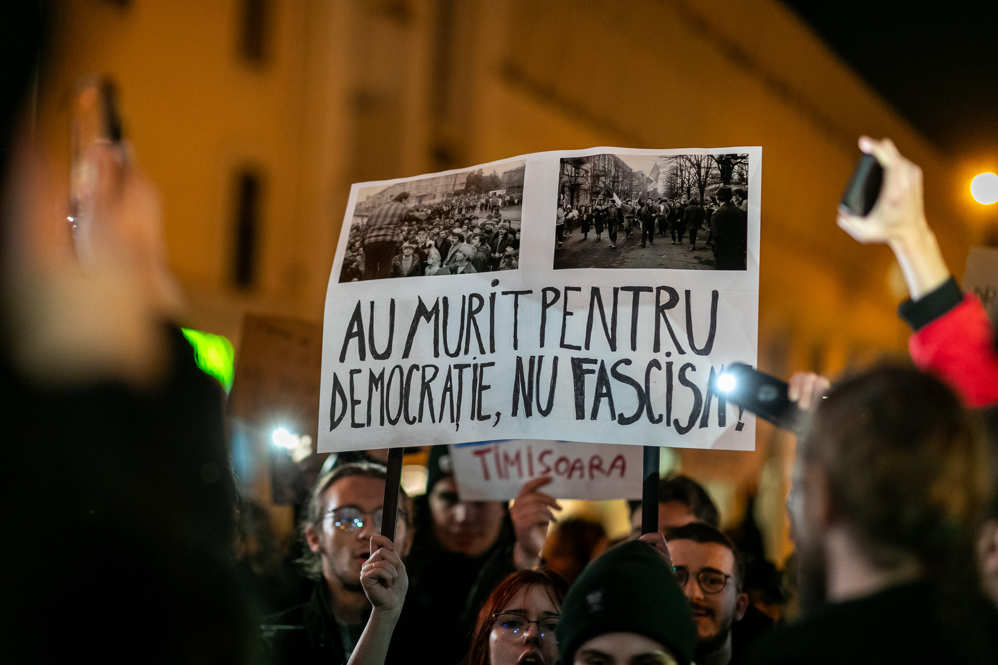 A treia seară de proteste împotriva lui Georgescu. Mii de oameni în stradă, în marile orașe: „România, nu uita, Europa-i casa ta!”