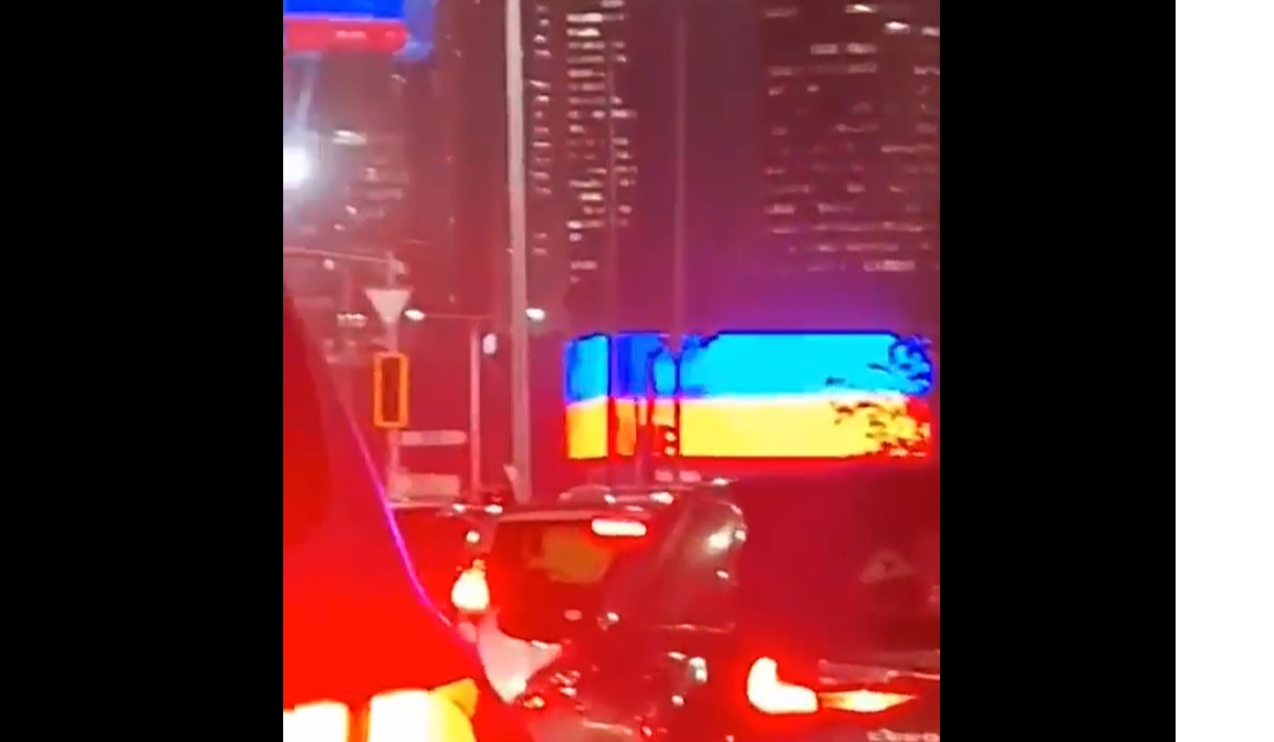 Kazahii l-au trolat pe Putin în timpul vizitei oficiale în Astana. Un drapel ucrainean a fost afișat pe un ecran imens
