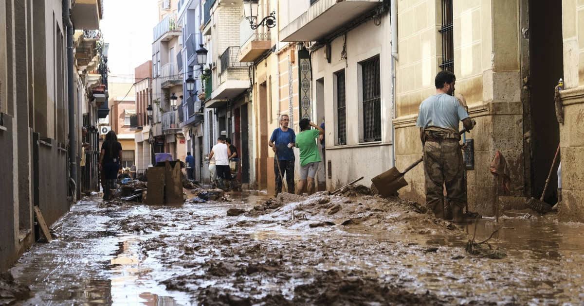 Concediu plătit de 4 zile în situații de urgență climatică în Spania