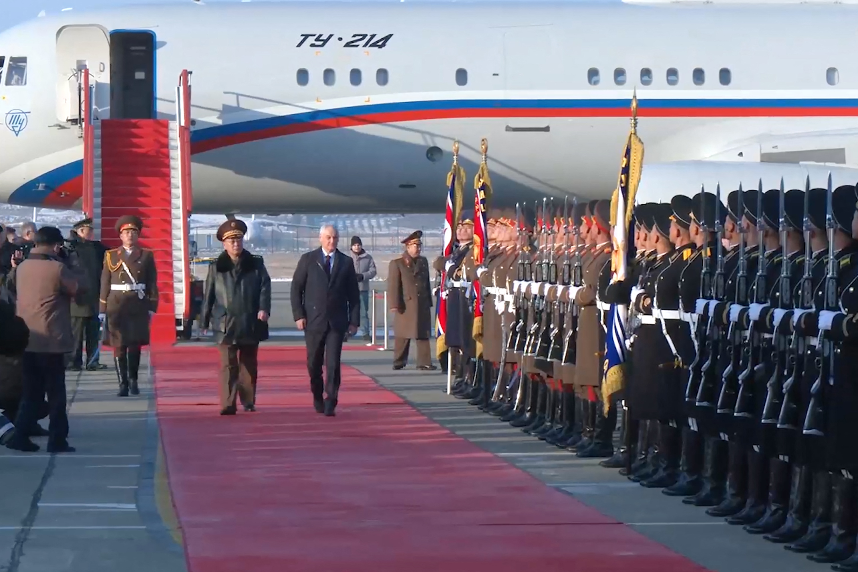 Putin și-a trimis ministrul Apărării în Coreea de Nord. Cu cine se va întâlni Belousov