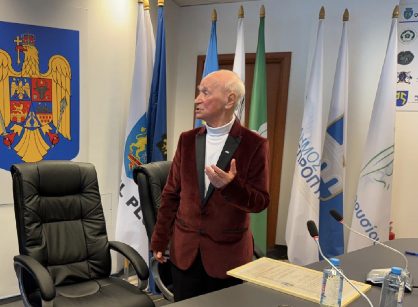 Un supraviețuitor al Holocaustului, cetățean de onoare la Ploiești, îndeamnă alegătorii să voteze „pentru viitorul alături de Europa”
