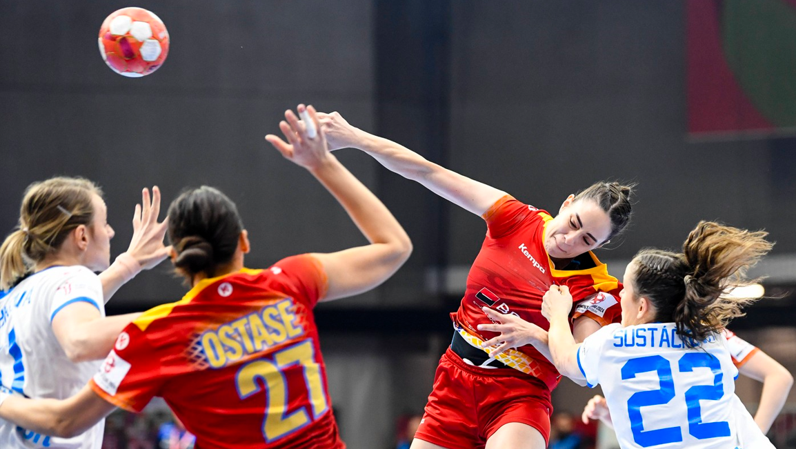 România a debutat cu victorie la Campionatul European de handbal feminin, după ce a fost condusă 56 de minute, chiar și cu 6 goluri