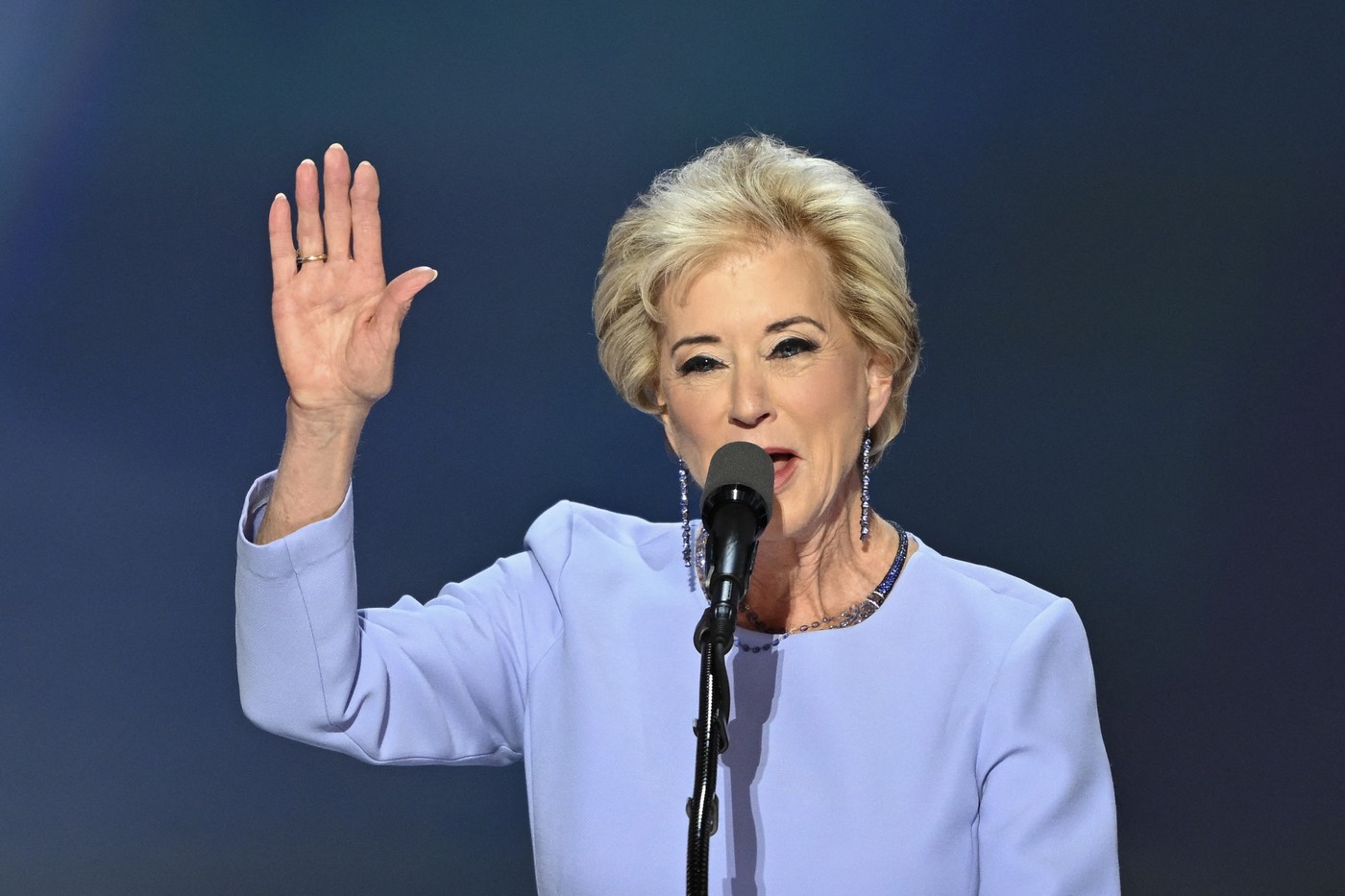 Donald Trump o numeşte pe Linda McMahon în postul de ministru al Educaţiei