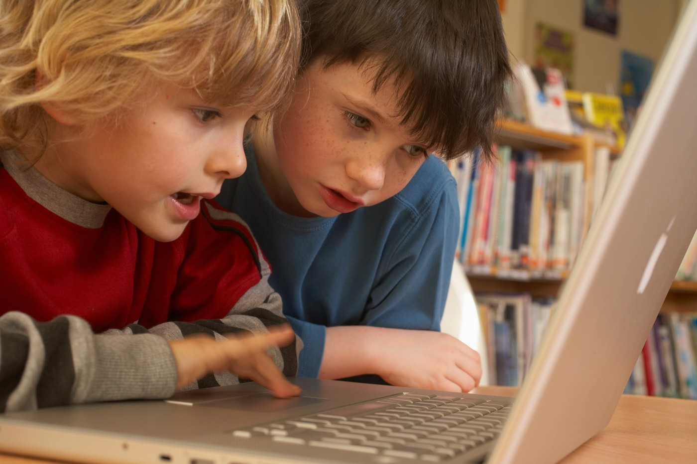 Avertismentul UNICEF de Ziua Mondială a Drepturilor Copiilor: Deciziile liderilor mondiali definesc lumea pe care copiii o vor moşteni