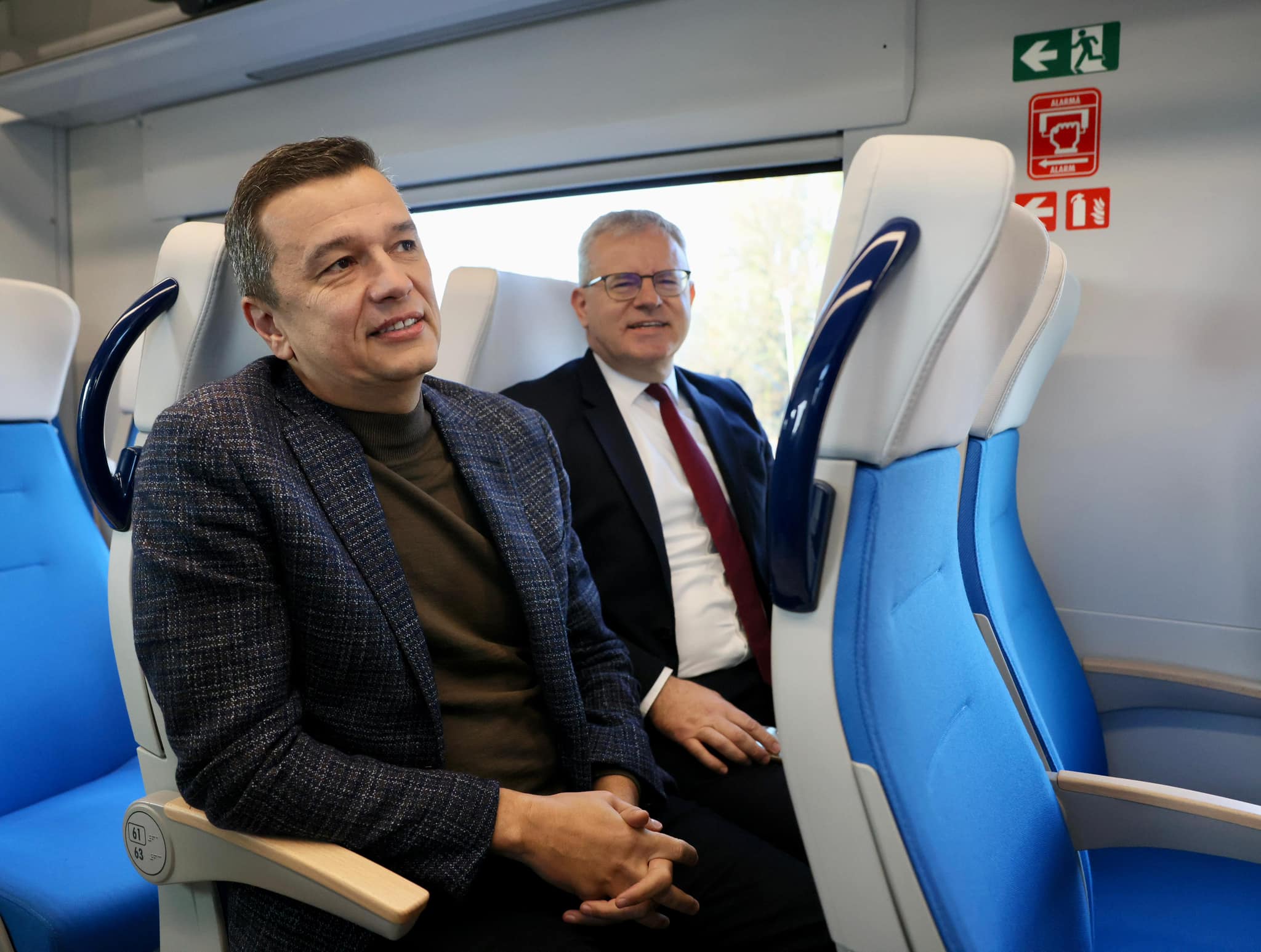 Grindeanu, după ce a mers cu primul tren nou cumpărat de România în ultimii 20 de ani: Urmează să vină și alte 37 de garnituri noi