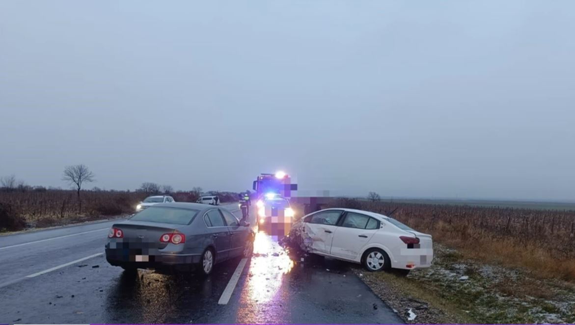 Accident grav pe „Drumul Morții”: 4 mașini s-au ciocnit, după ce un șofer a intrat pe contrasens