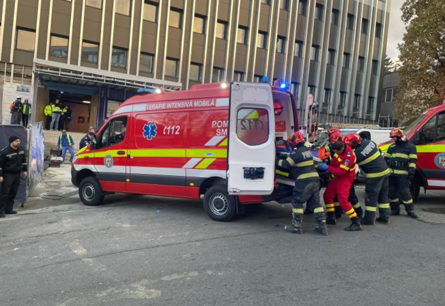Incident grav în Cluj: un bărbat a căzut în puțul liftului. Victima a fost intubată și transportată la spital