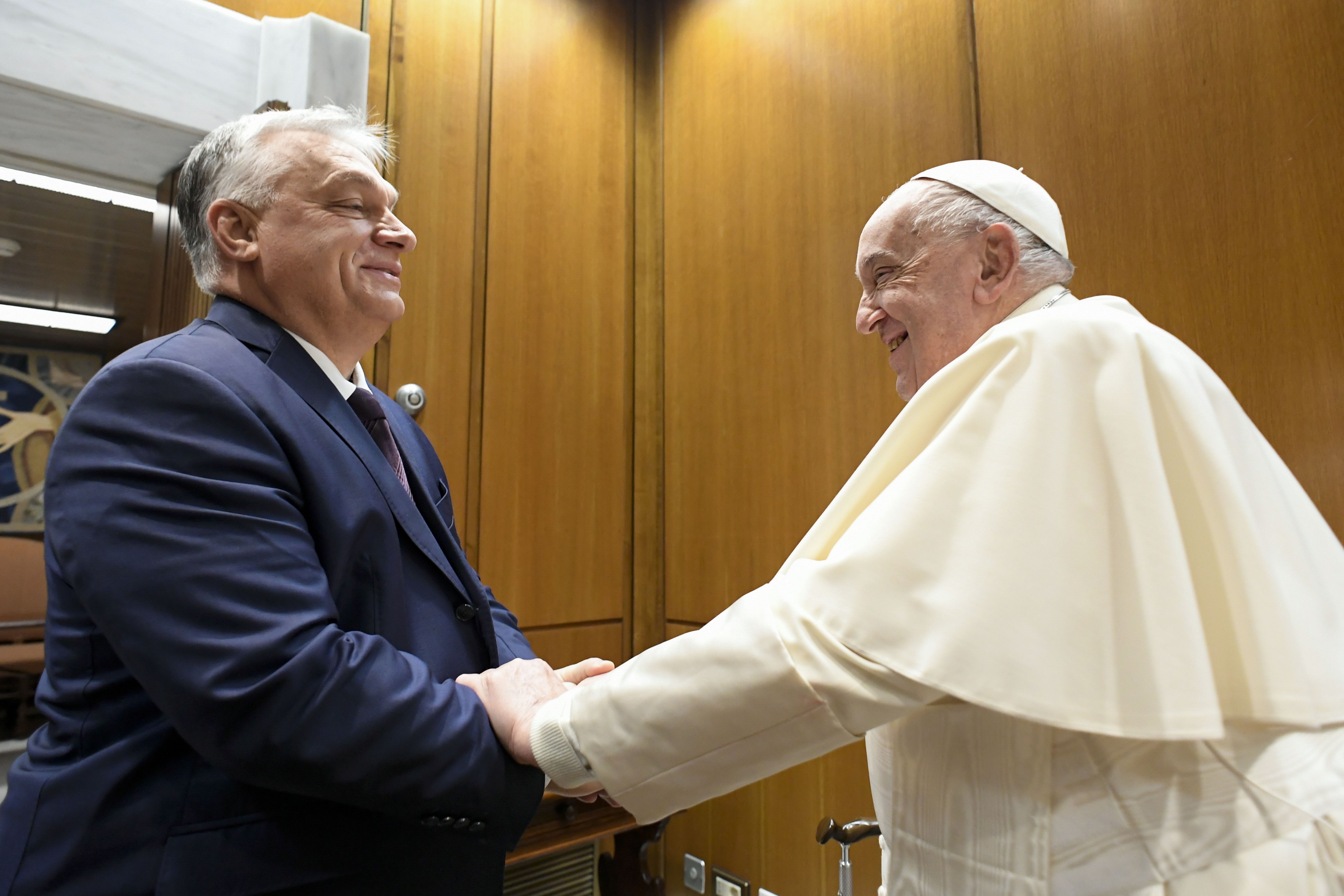 Papa Francisc l-a primit pe Viktor Orban la Vatican. Cei doi au discutat despre „promovarea păcii” în Ucraina