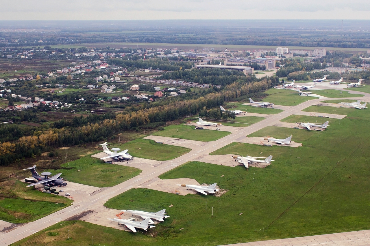 Ucrainenii au atacat o bază aeriană „cheie” din Rusia și un port al Flotei ruse la Marea Neagră