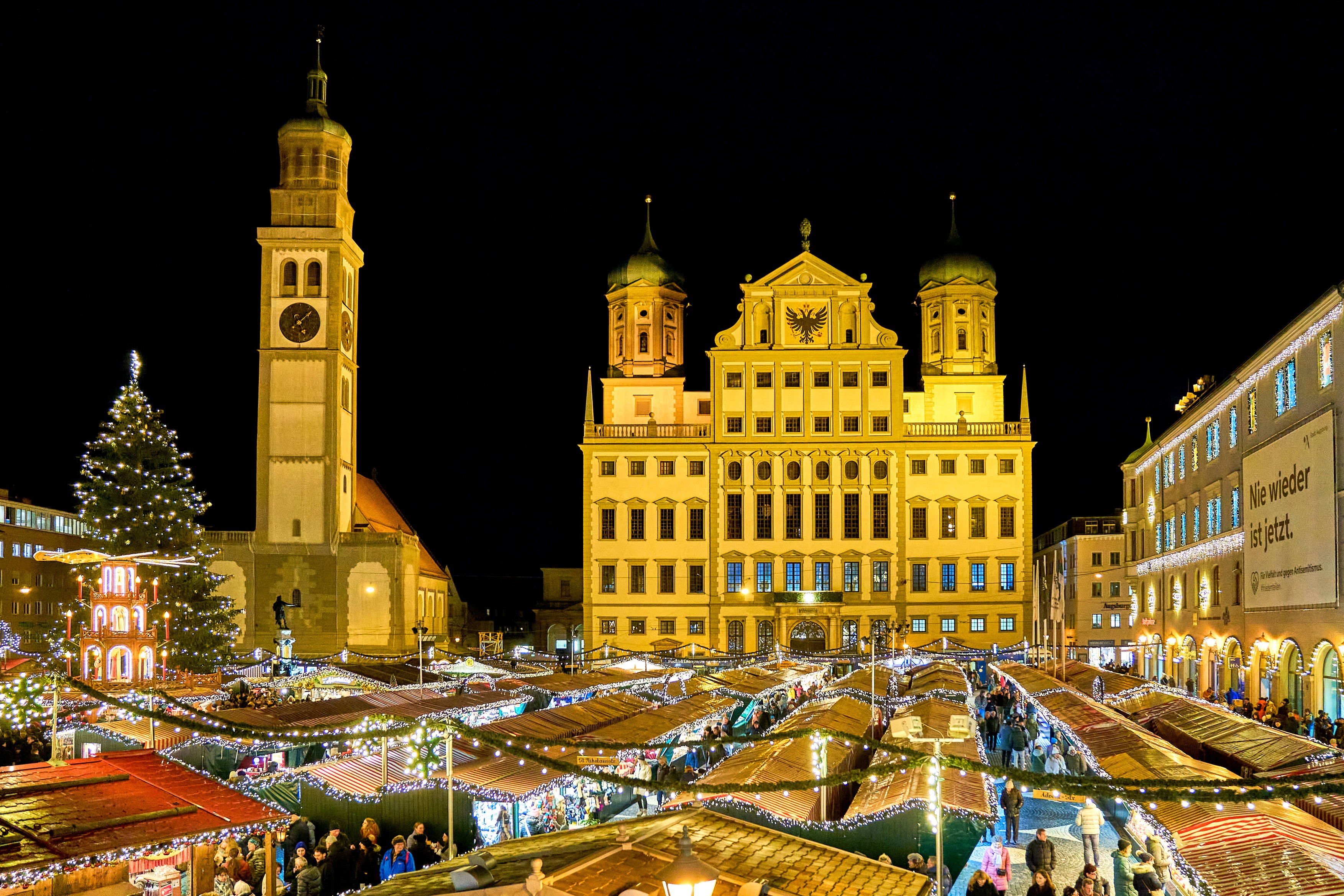 Poliția germană a dejucat un posibil atac terorist asupra târgului de Crăciun din Augsburg. Suspectul, adept al Statului Islamic
